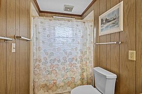 Bryant Cottage 6 Bedroom Home