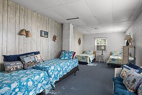 Bryant Cottage 6 Bedroom Home