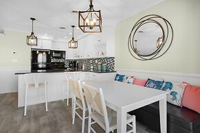 Harbour Island 402m 2 Bedroom Condo