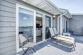 Harbour Island 402m 2 Bedroom Condo