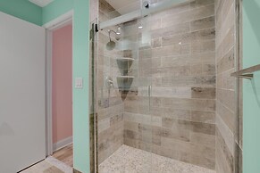 Harbour Island 402m 2 Bedroom Condo