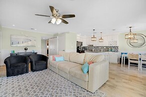 Harbour Island 402m 2 Bedroom Condo