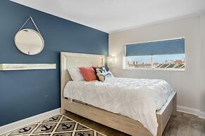 Harbour Island 402m 2 Bedroom Condo