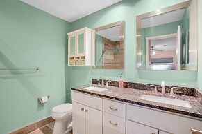 Harbour Island 402m 2 Bedroom Condo