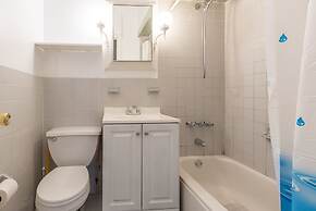 5 Bedroom 2 Bath Full Floor Midtown