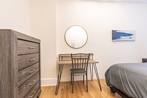 5 Bedroom 2 Bath Full Floor Midtown