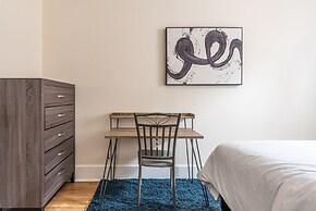 5 Bedroom 2 Bath Full Floor Midtown