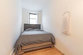 5 Bedroom 2 Bath Full Floor Midtown
