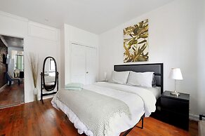 Charming 2BR Apartment Near Times Square