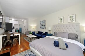 Charming UES Studio Walk to Subway Central Park
