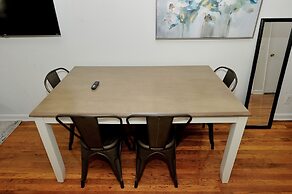 Charming UES Studio Walk to Subway Central Park