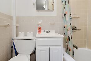 Spacious Upper East Side Studio