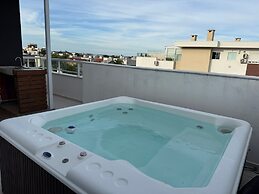 Cobertura no Campeche com Jacuzzi e Vista Mar