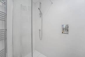 Luxury 2bed 2bath-ground Floor-free Parking