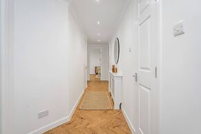 Luxury 2bed 2bath-ground Floor-free Parking