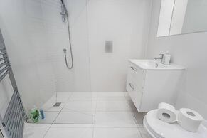 Luxury 2bed 2bath-ground Floor-free Parking