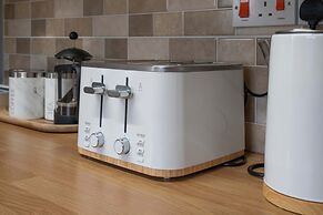 Comfy 3bed House-parking-garden