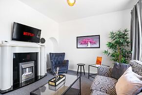 Comfy 3bed House-parking-garden