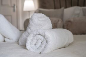 Comfy 3bed House-parking-garden