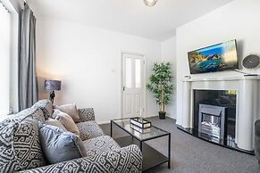 Comfy 3bed House-parking-garden