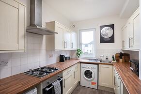 2 Bedroom Apartment-free Parking