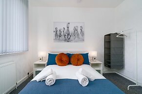 Free Parking - 2 Bedroom Flat