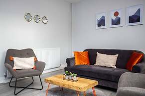 Large 3 Bed Apartment-sea Road