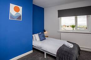 Large 3 Bed Apartment-sea Road