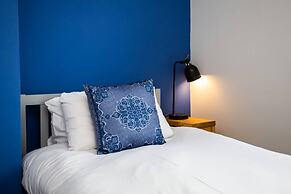 Large 3 Bed Apartment-sea Road