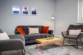 Large 3 Bed Apartment-sea Road