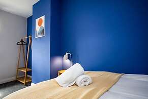 Large 3 Bed Apartment-sea Road