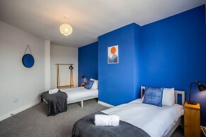 Large 3 Bed Apartment-sea Road