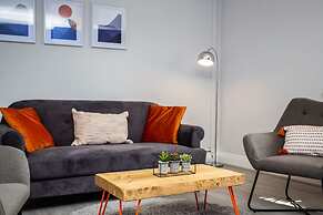 Large 3 Bed Apartment-sea Road