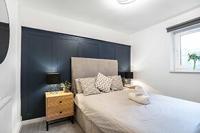 Modern 2bed Apartment-free Parking