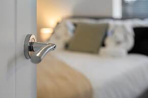 Modern - 2 Bed - Free Parking