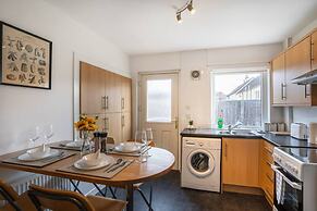 2 Bed Bungalow - Free Parking