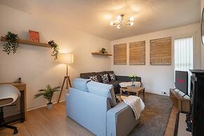 2 Bed Bungalow - Free Parking