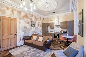 Stylish 2 Bed Flat-free Parking
