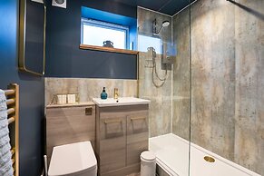 Central-1bed Flat in Aberdeen Area