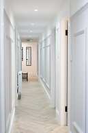 Modern 5 Bed-2 Bath Apartment