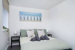 Modern 5 Bed-2 Bath Apartment