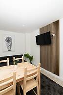 4 Bedrooms-2bath-free Parking