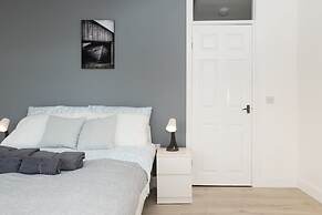 4 Bedrooms-2bath-free Parking