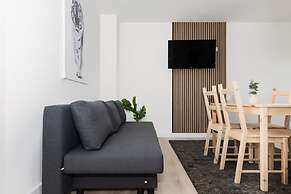 4 Bedrooms-2bath-free Parking