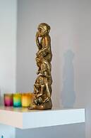 Near Airport - Free Parking