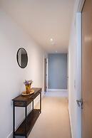 Near Airport - Free Parking