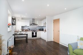 Near Airport - Free Parking