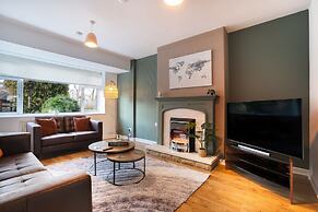 Large-2 Bed House-free Parking