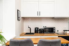 1 Bedroom Apartment-free Parking