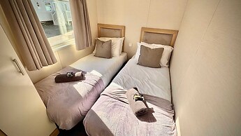 Marton Mere - 3 Bedroom Caravan